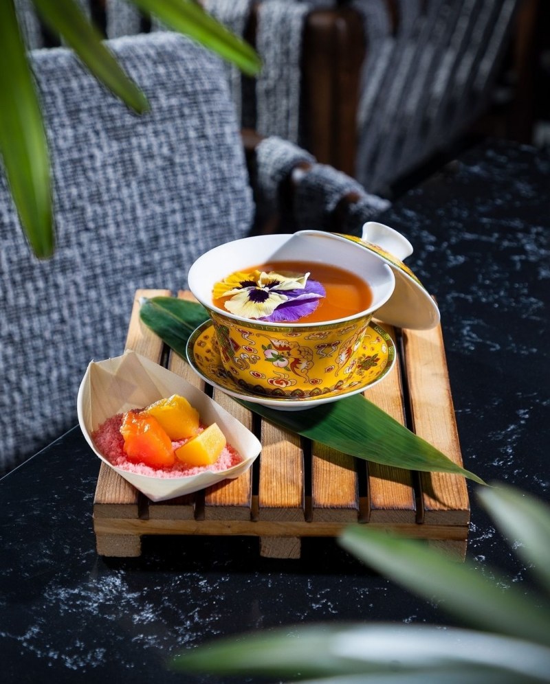 رستوران الورا برای قسمت سالن و هاست استخدام میکند