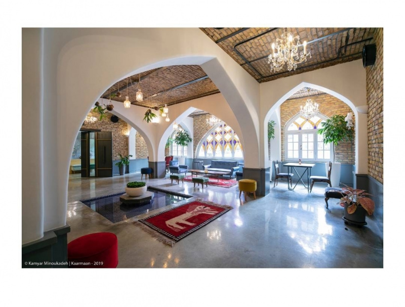 خانه کارمان در سکشن های مختلف استخدام میکند