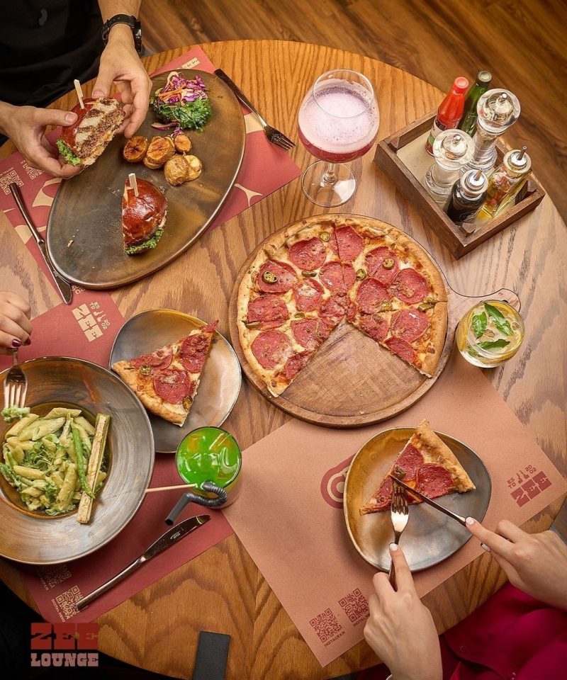 کافه رستوران زی در سکشن های زیر استخدام میکند