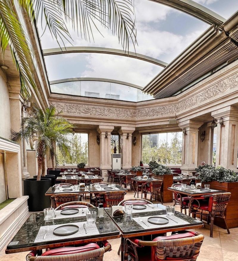 کافه رستوران ماندلا نیروی ویتر استخدام میکند