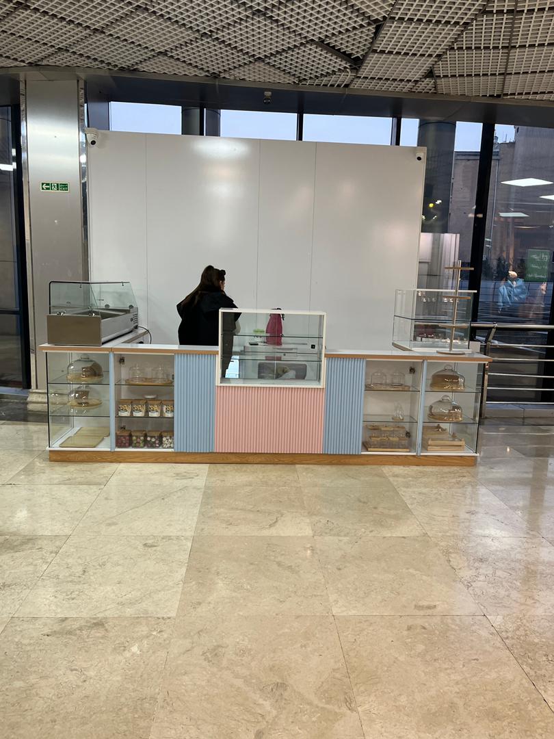 کافه پینک لند نیروی باریستا استخدام میکند