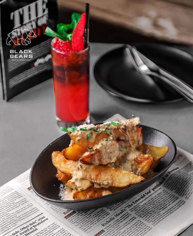 کافه رستوران بلک برز نیروی باریستا و بارتندر استخدام میکند