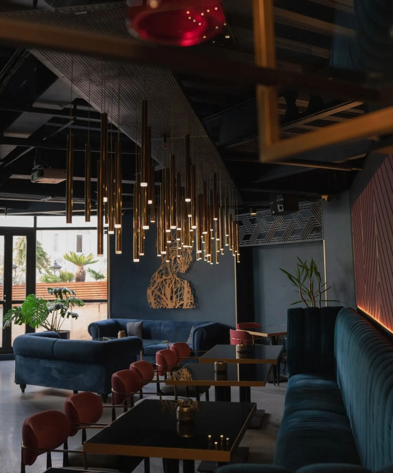 کافه رستوران ریحال در سکشن های مختلف نیرو استخدام میکند