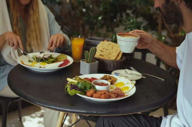 کافه گالری هاگ برای بخش صبحانه استخدام میکند