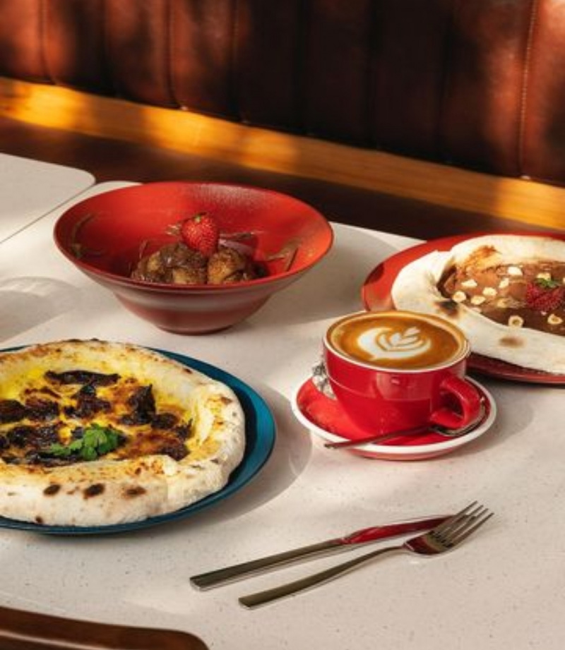 کافه رستوران رانشه برای قسمت بار و سالن نیرو استخدام میکند