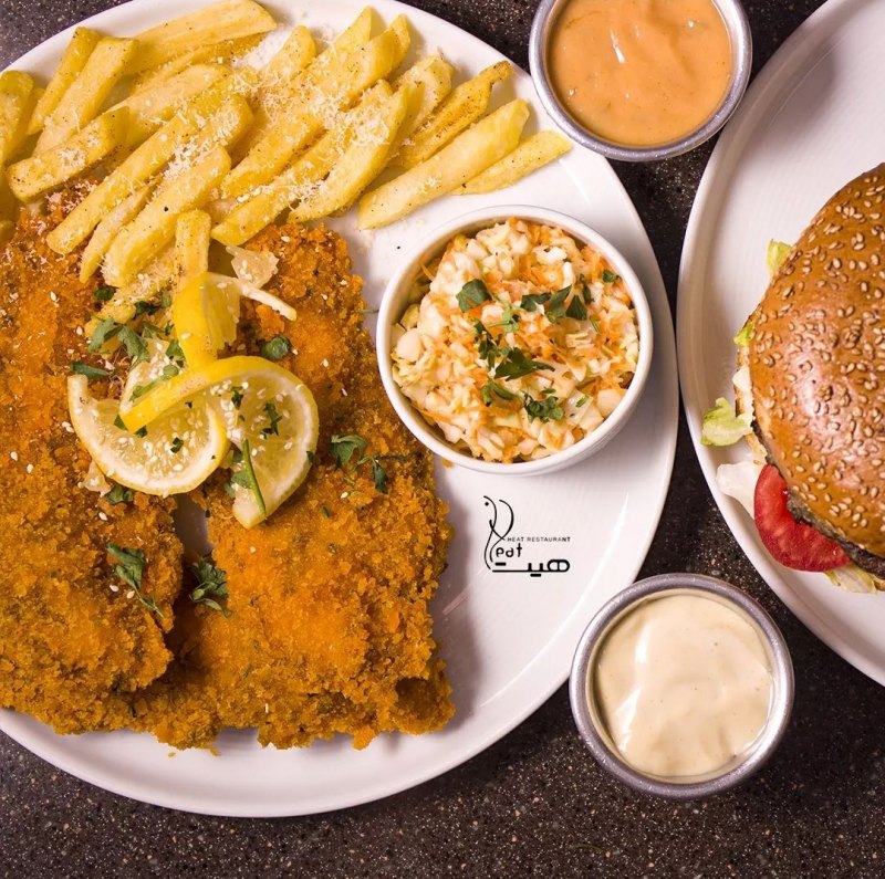 کافه رستوران هیت نیروی سالن کار استخدام میکند