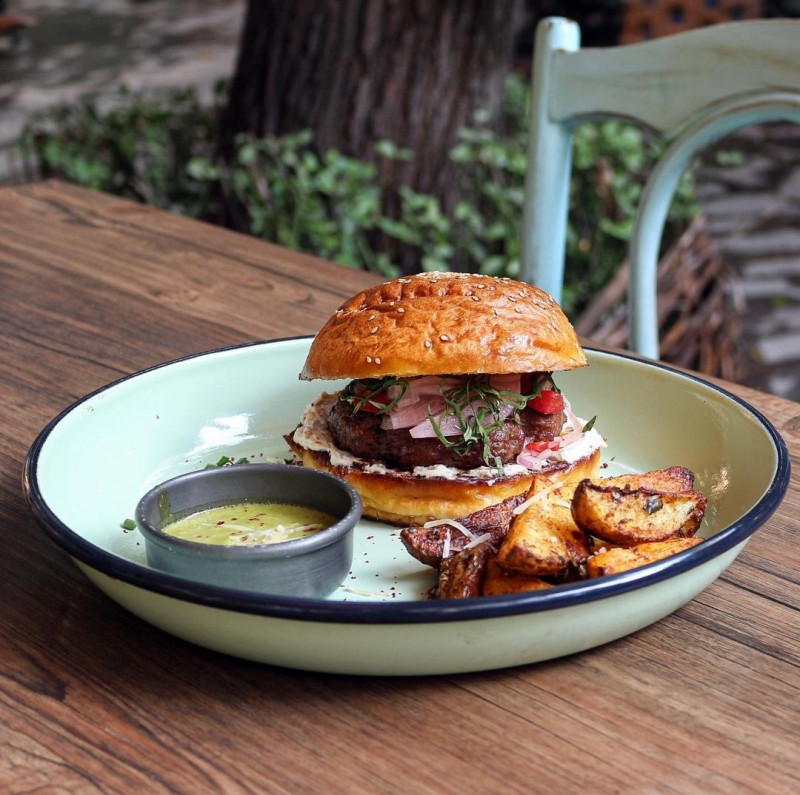 مجموعه فرهنگی روشنان نیرو استخدام میکند