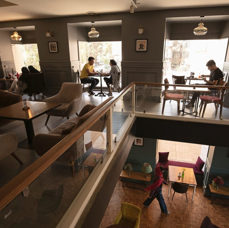 کافه رستوران بیتر سوییت برای قسمت آشپزخانه نیرو استخدام میکند