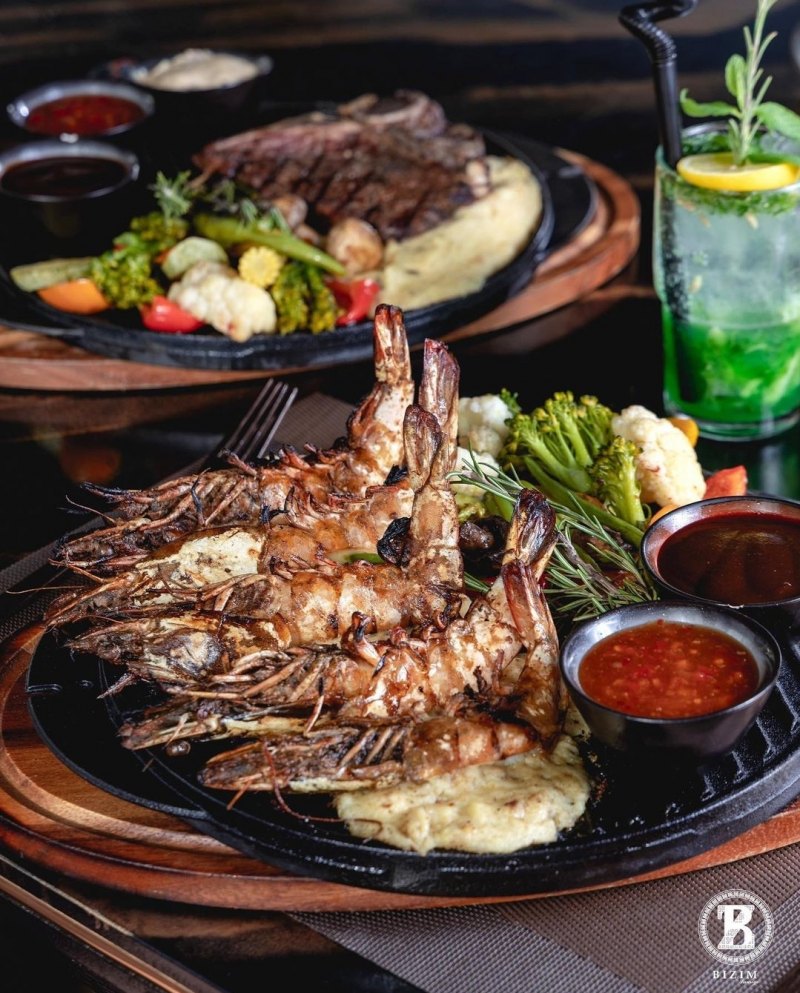 استخدام در کافه رستوران بیزیم لانژ در سکشن های زیر