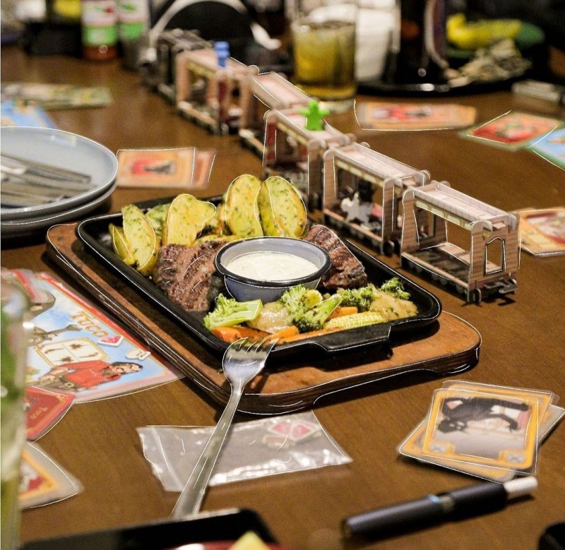 مجموعه ایوان ربط برای قسمت آشپزخانه و سالن نیرو استخدام میکند