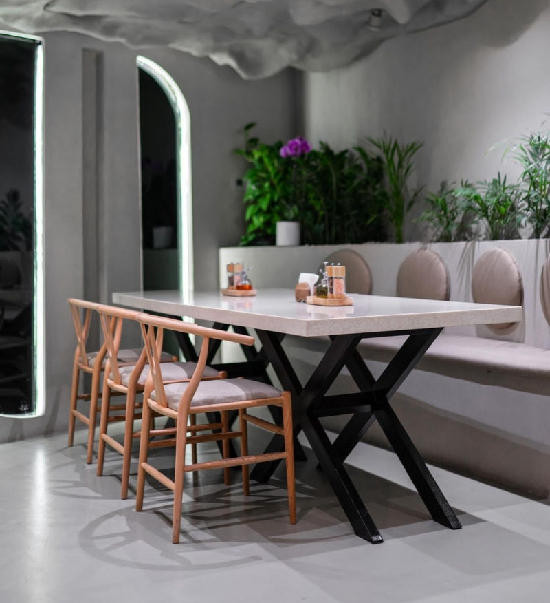 رستوران ریان نیروی پیتزا پز و ویتر استخدام میکند