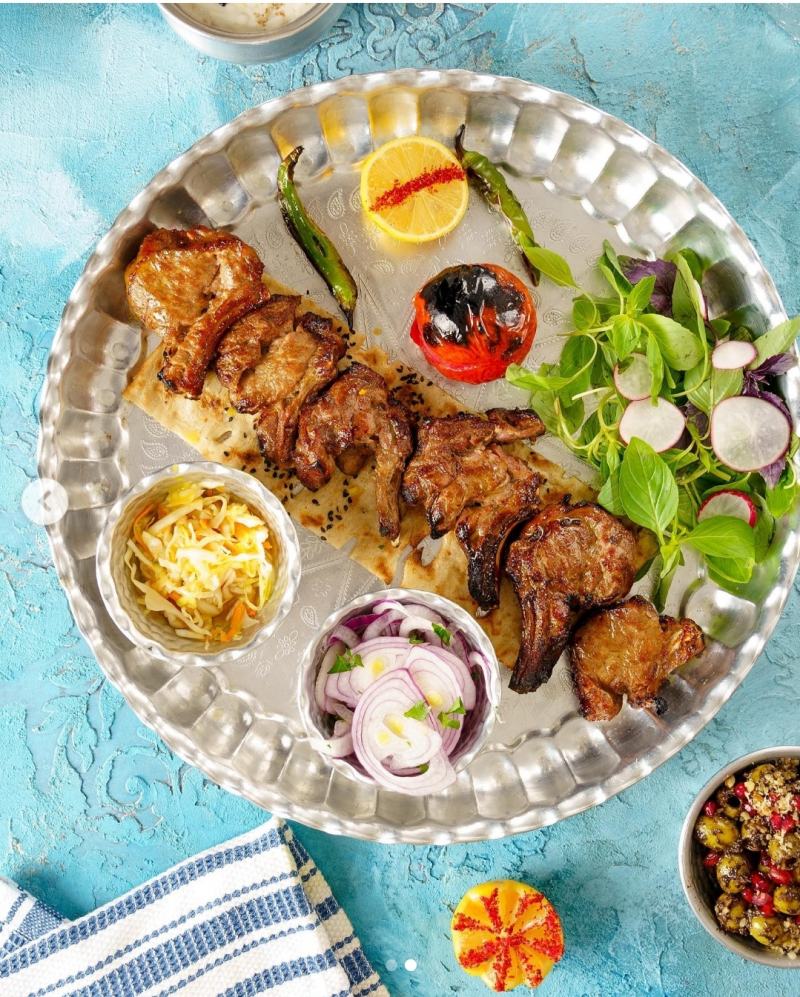 کافه رستوران ماهان نیرو برای قسمت بار استخدام میکند