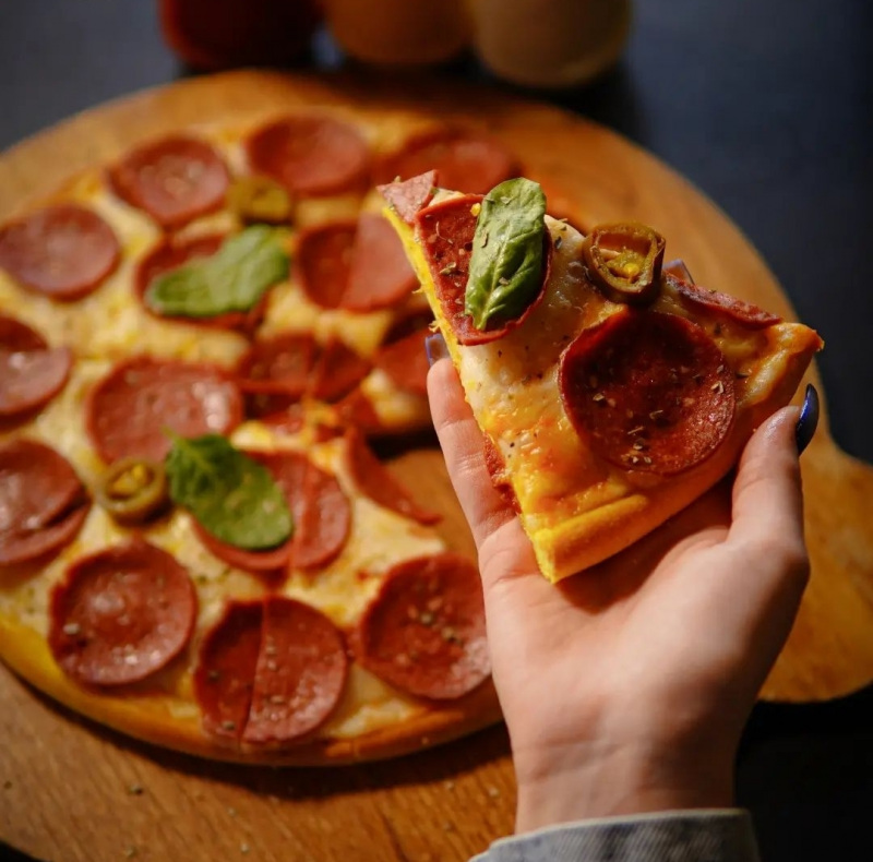 کافه رستوران روتی جهت تکمیل کادر خود نیرو استخدام میکند