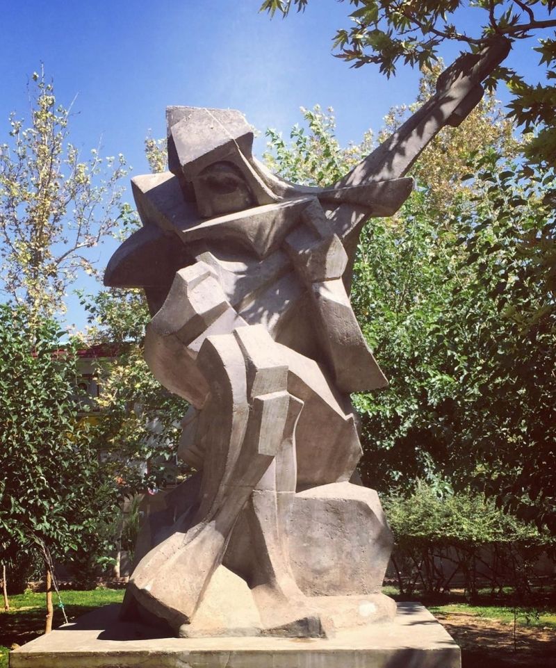 کافه رستوران زخمه به منظور تکمیل کادر خود نیرو استخدام میکند