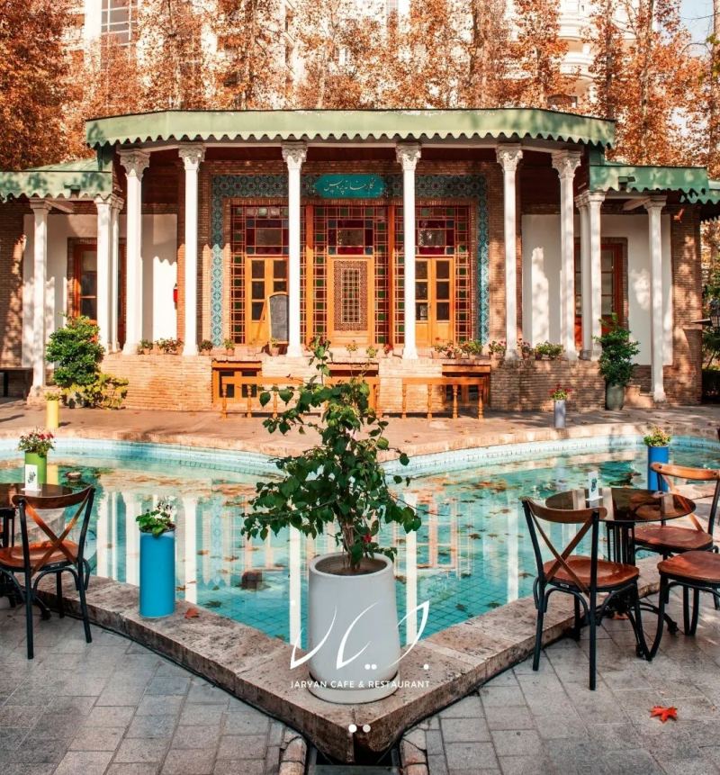 کافه رستوران جریان برای قسمت آشپزخانه نیرو استخدام میکند