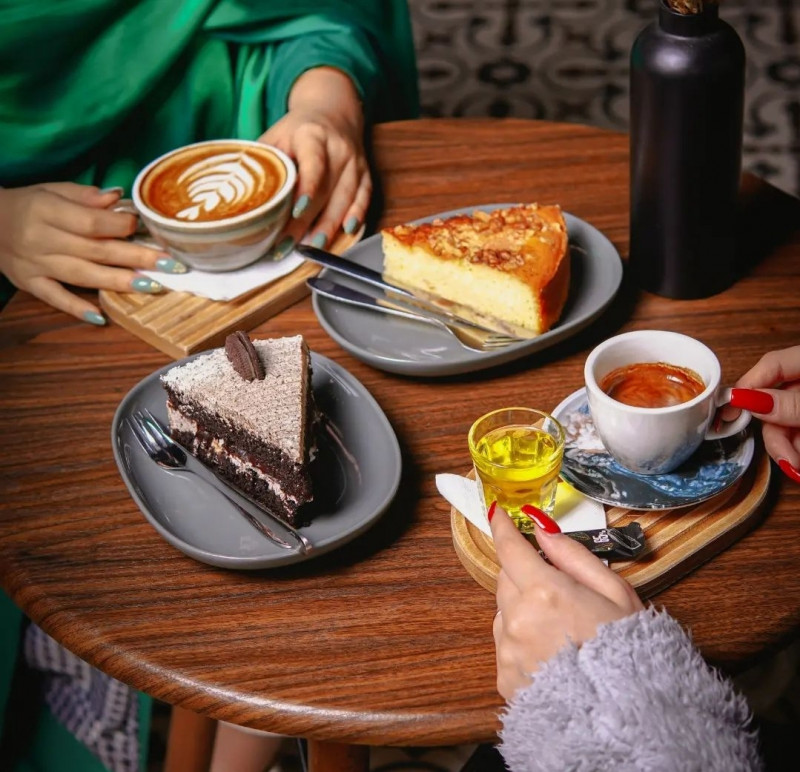 کافه رستوران روتی جهت تکمیل کادر خود نیرو استخدام میکند