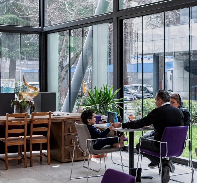 استخدام در کافه گالری آریانا