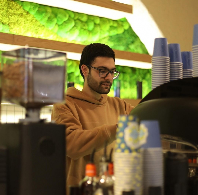 کافه کاپری نیرو استخدام مکیند