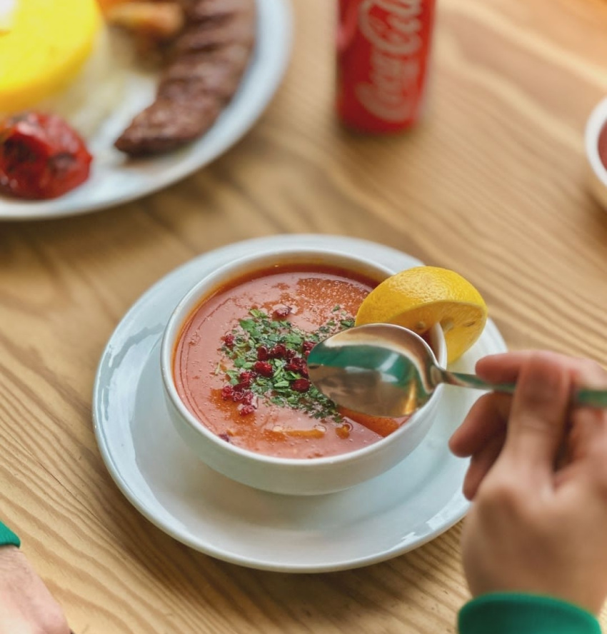 استخدام سالنکار کافه دیار