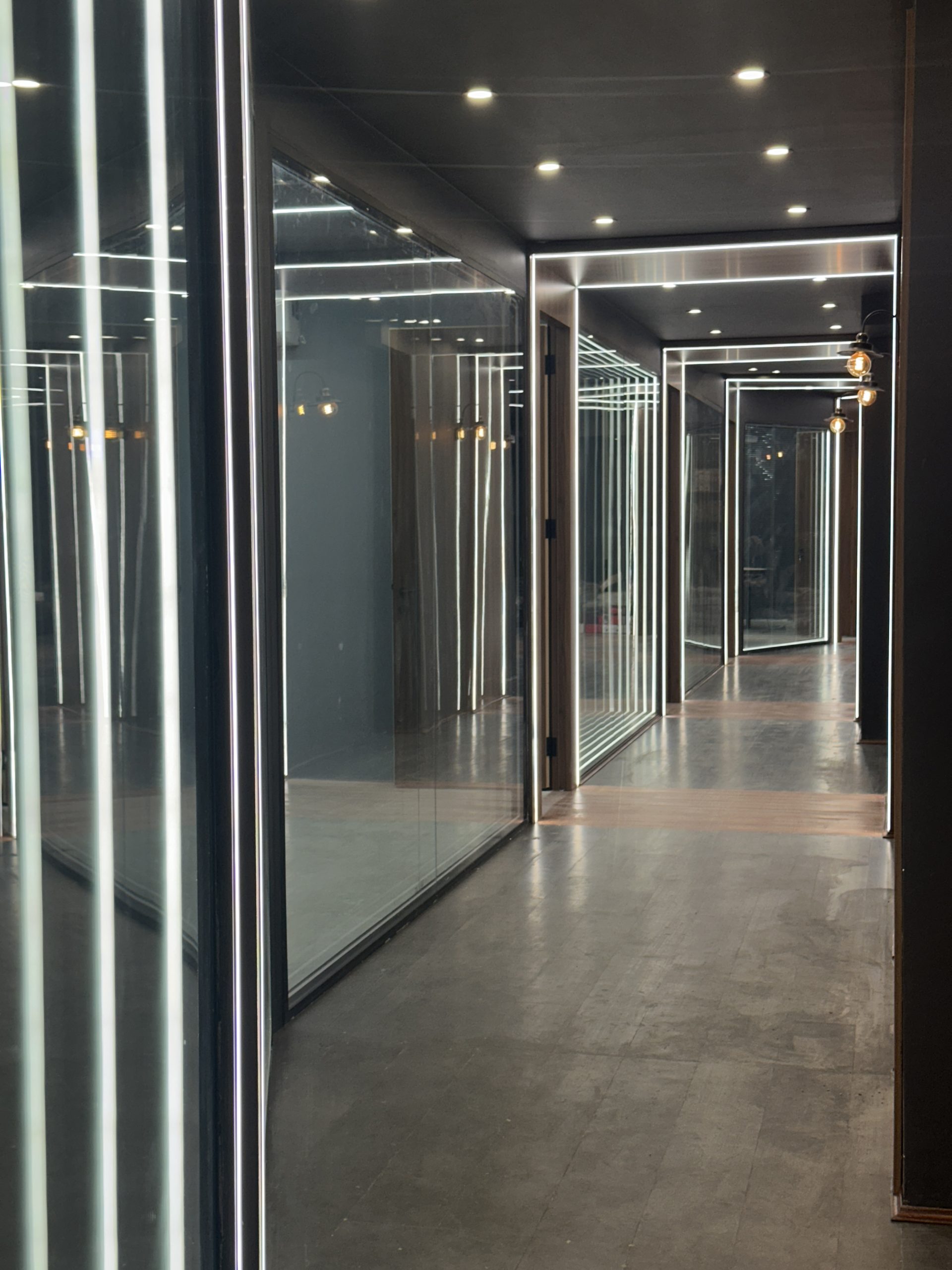 استخدام صندوق دار و سالن کار