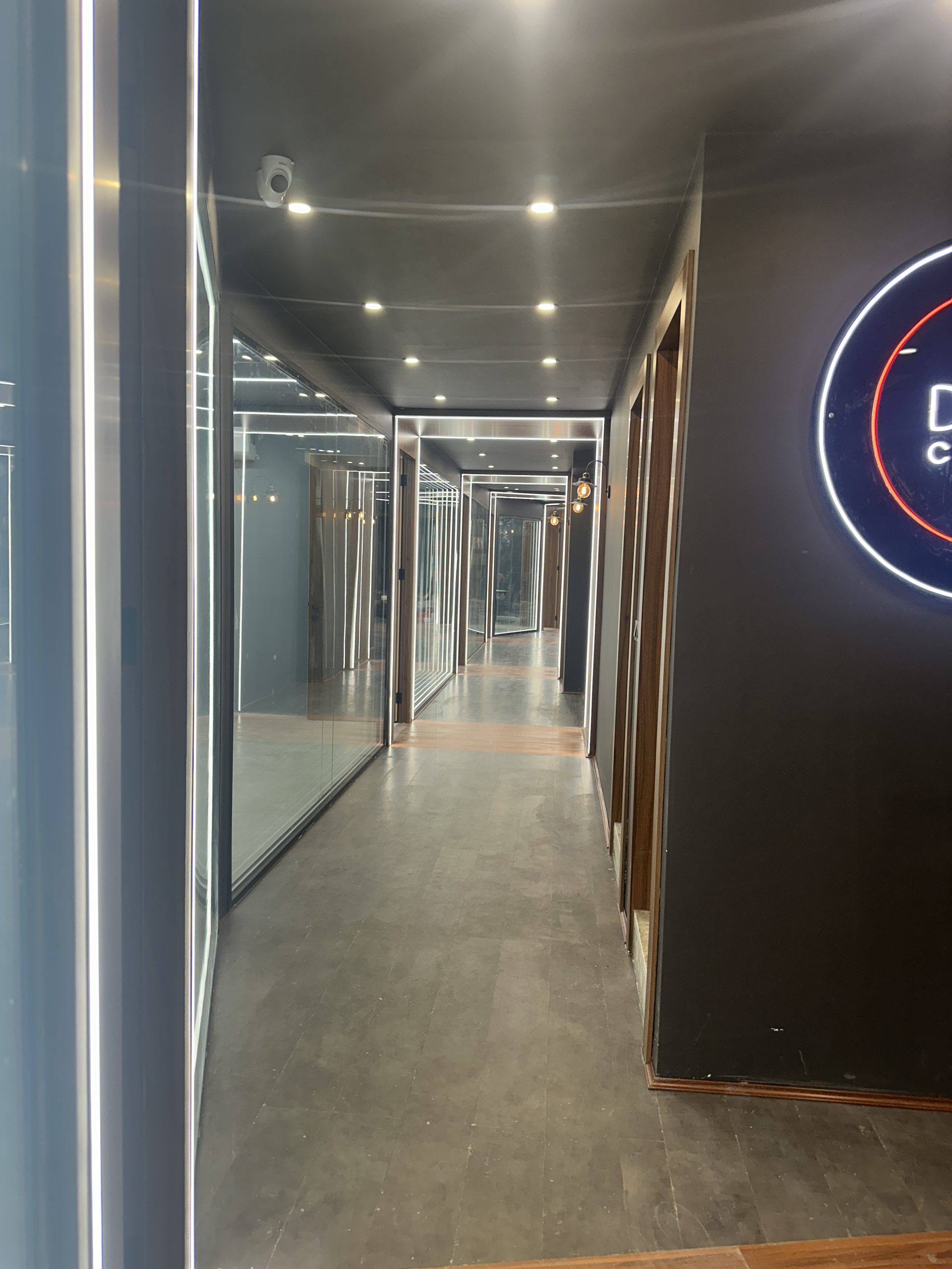 استخدام صندوق دار و سالن کار