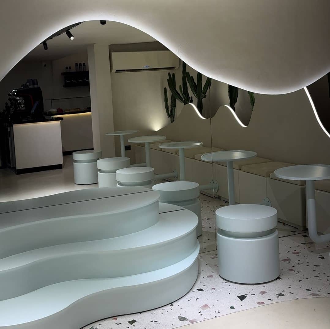 آگهی استخدام سالن‌کار در مجموعه لاویتا