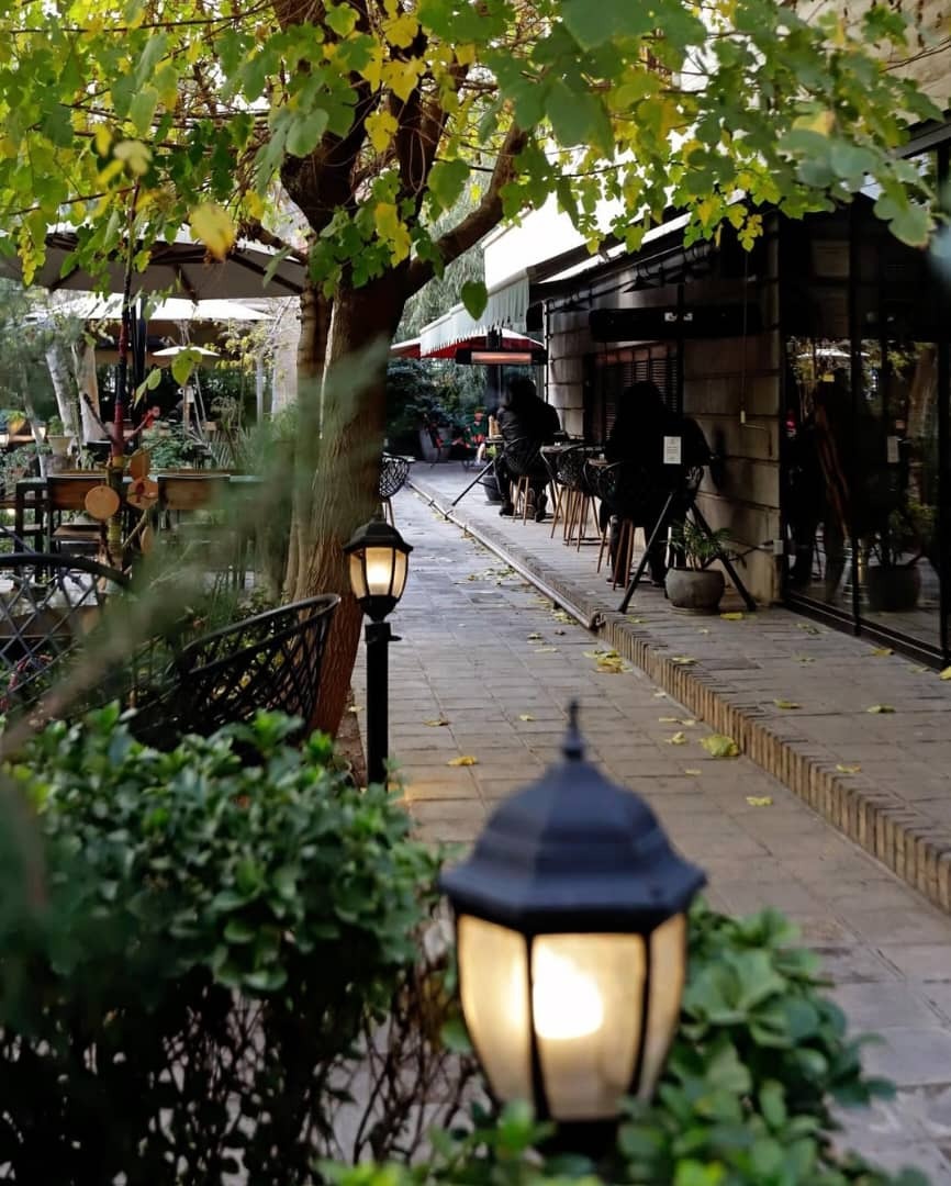 آگهی استخدام باریستا در مجموعه حیات هزار افسان