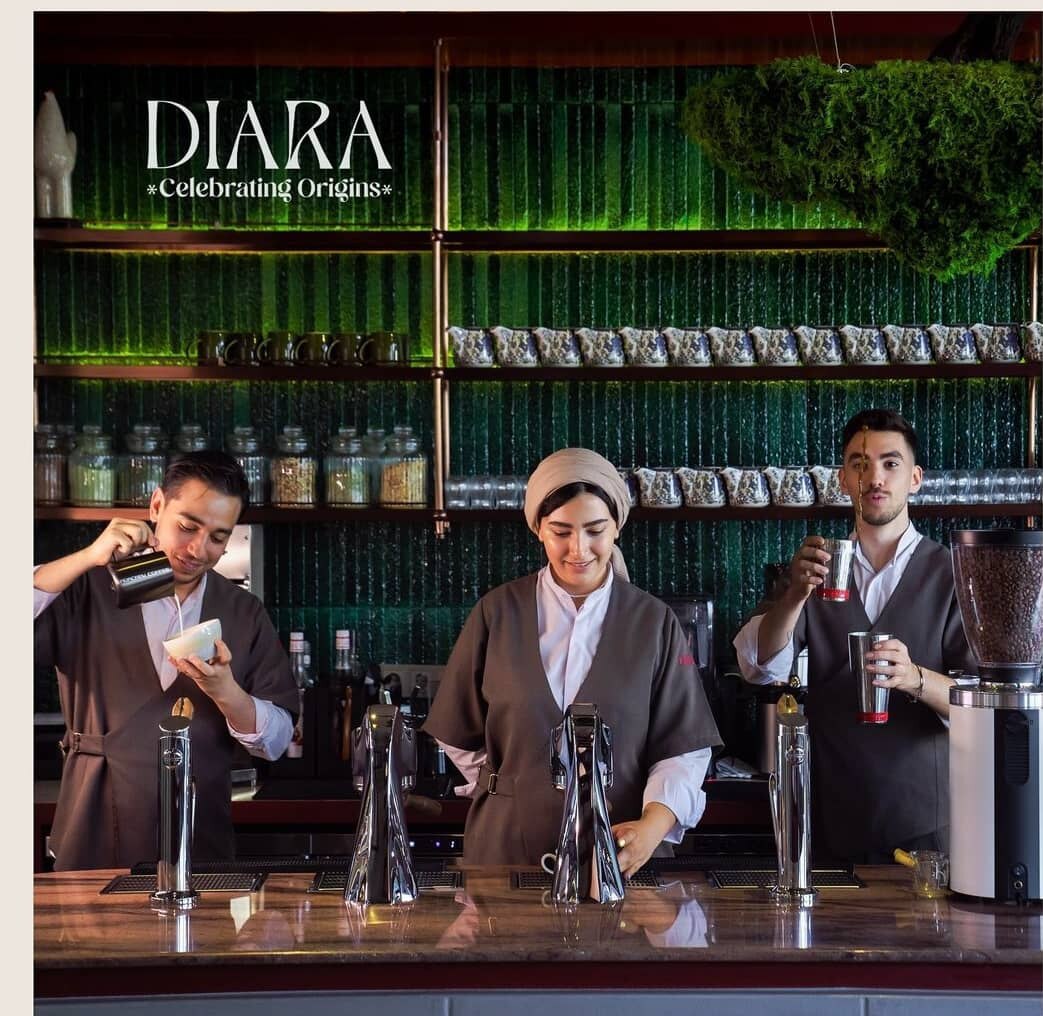 آگهی استخدام هاست در رستوران دیارا