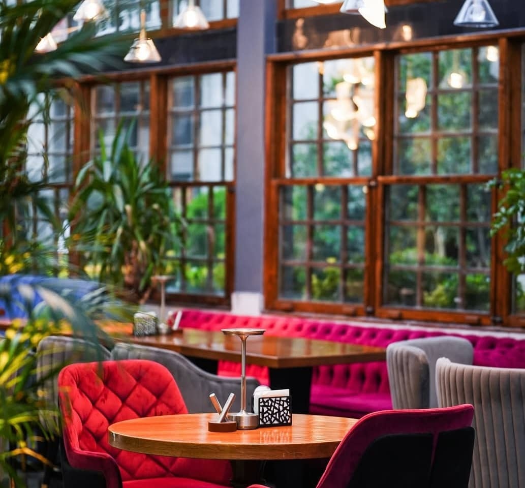 آگهی استخدام باریستا در ورسی لانژ