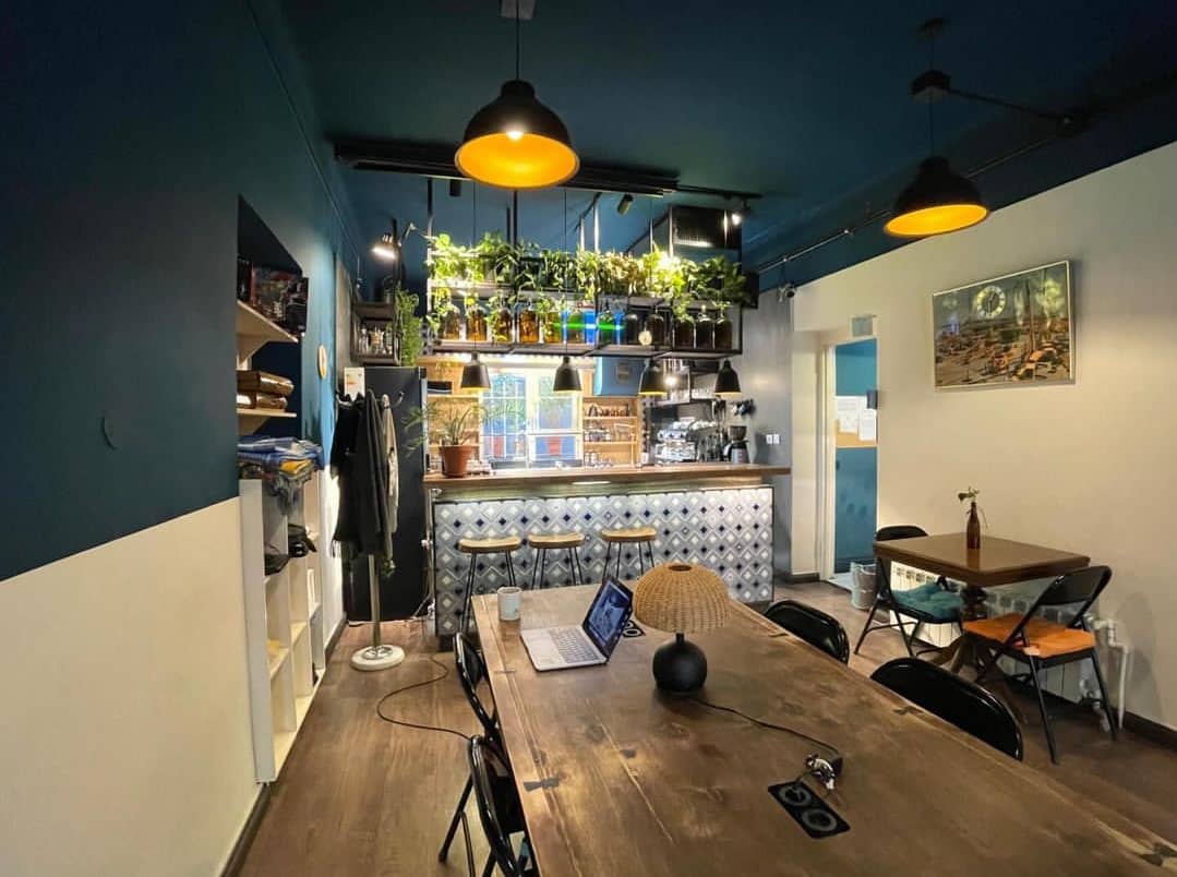 آگهی استخدام نیروی سالن در کافه کاربن