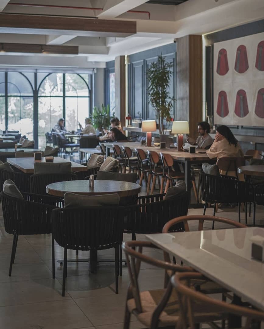 آگهی استخدام باریستا در آدلی کافه