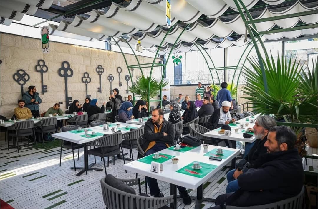 آگهی استخدام نیروی صندوق دار و ویتر در کافه فلسطین