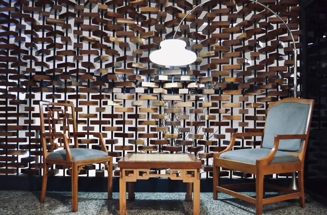 آگهی استخدام نیروی بیکری در کافه کاریزنو