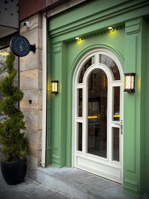 آگهی استخدام باریستا حرفه ای و کمک باریستا