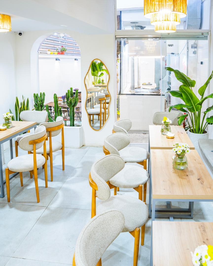 آگهی استخدام باریستا،کمک باریستا و سالن کار