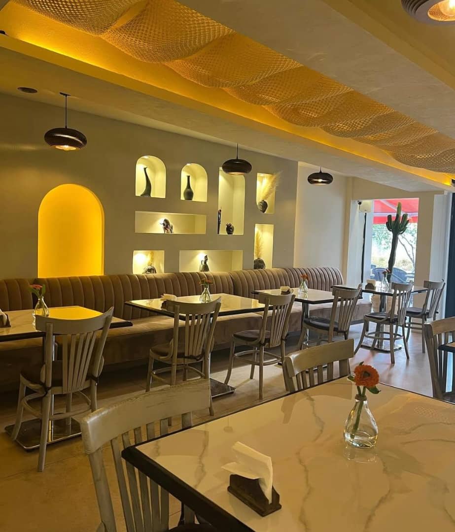 آگهی استخدام باریستا و سالنکار