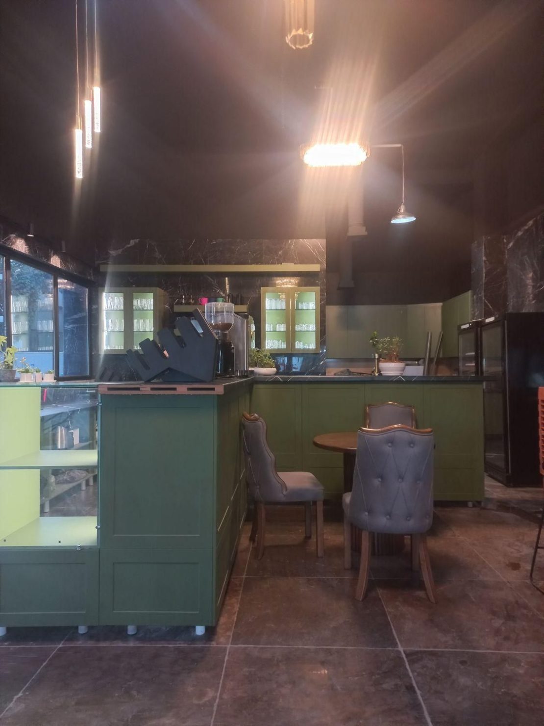 آگهی استخدام کمک باریستا خانم