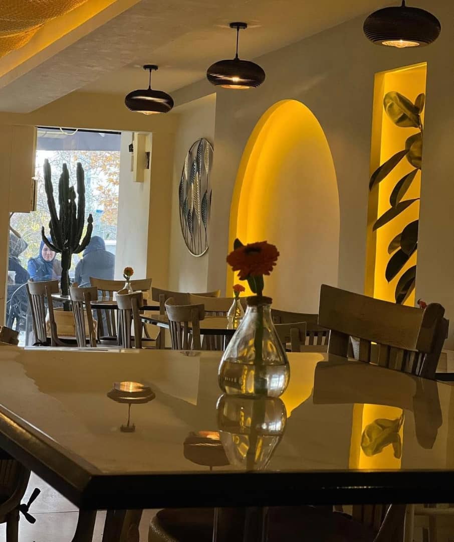 آگهی استخدام باریستا و سالنکار