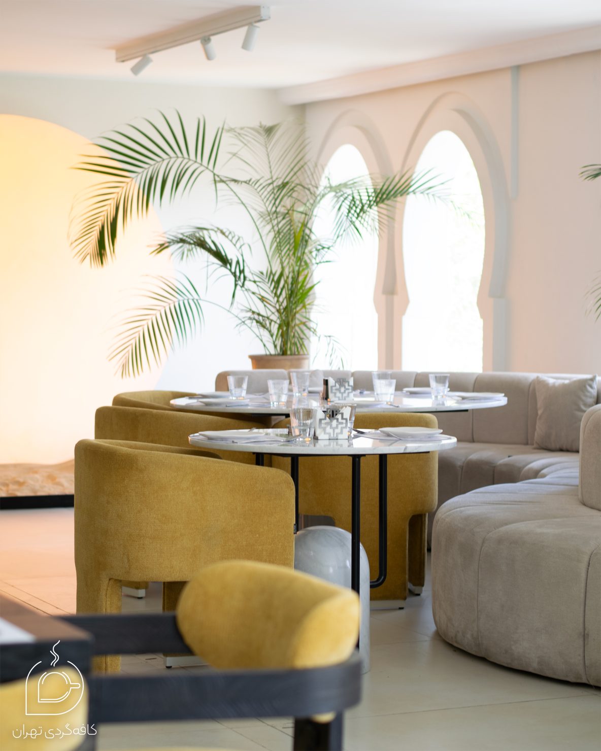 دعوت به همکاری کافه رستوران مویا