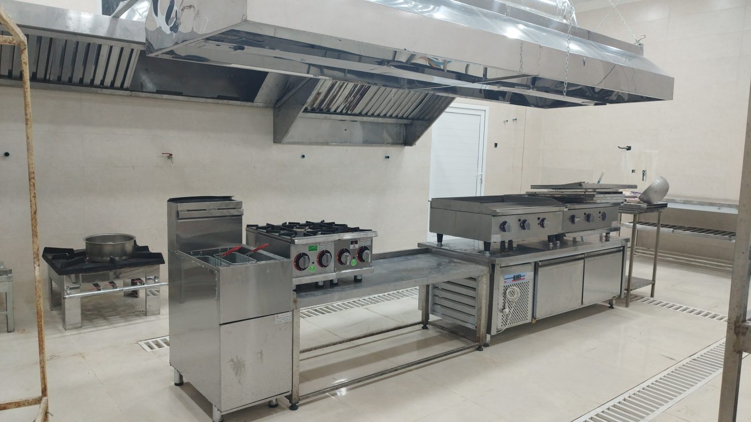 استخدام باریستا – سالن کار – پیتزا زن – نظافتچی